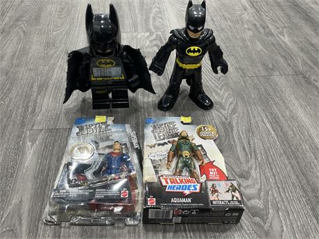 2 IN PACKAGE JUSTICE LEAGUE SUPERMAN/AQUAMAN & LEGO BATMAN CLOCK + BATMAN