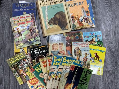 LOT OF VINTAGE CHILDREN'S BOOKS & COMICS