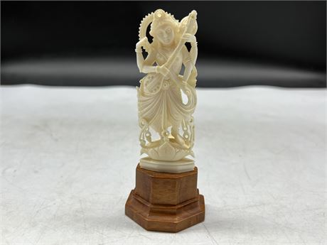 CHINESE IVORY FIGURE EXTREMELY DETAILED (5”)
