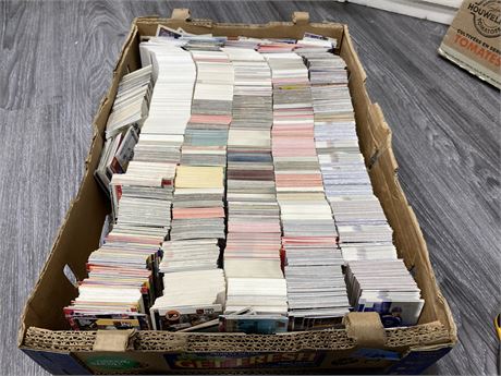 BOX OF NHL CARDS (1990/2000s)