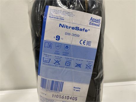 12 PAIR NEW NITRILE COATED SAFETY GLOVES (Size 9)