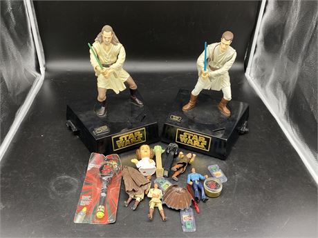2 STAR WARS PIGGY BANKS & COLLECTABLES