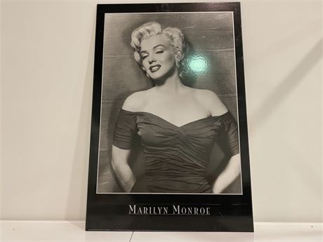 MARILYN MONROE WOOD PICTURE (36”X24”)