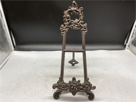 CAST IRON TABLETOP PICTURE EASEL