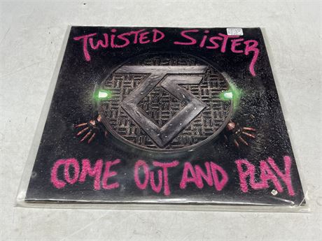 TWISTED SISTER - COME OUT AND PLAY (1985 POP UP COVER) - EXCELLENT (E)