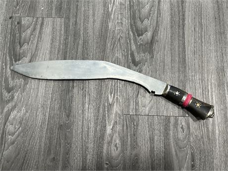 VINTAGE GURKHA KNIFE W/HORN HANDLE (23”)