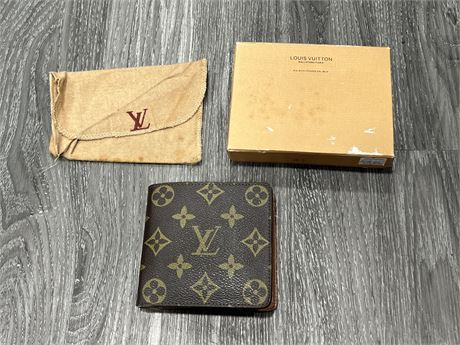 LOUIS VUITTON WALLET - UNAUTHENTICATED