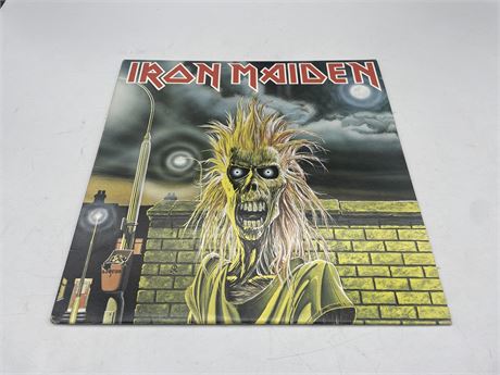 IRON MAIDEN - VG (SLIGHTLY SCRATCHED)