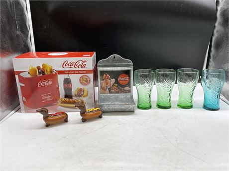 COCA-COLA HOTDOG + WEINER POP-UP TOASTER WITH 4 COKE GLASSES, S+P SHAKERS, ETC