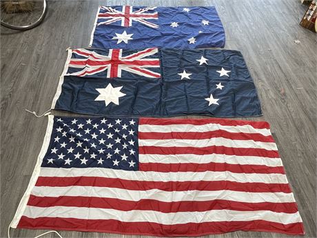 MULTIPLE FLAGS (4)
