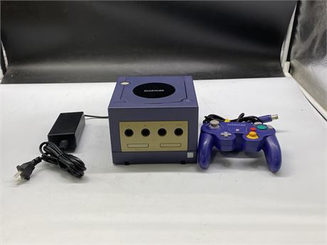 COMPLETE GAMECUBE WITH CONTROLLER