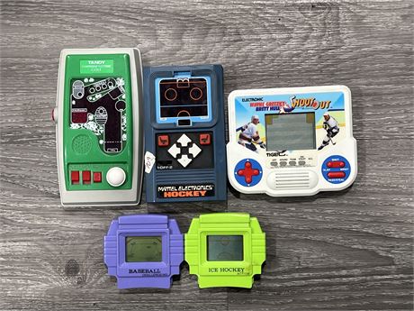 5 VINTAGE SMALL HAND HELD GAMES - UNTESTED