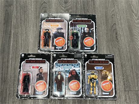 (5) NEW STAR WARS FIGURES IN BOX
