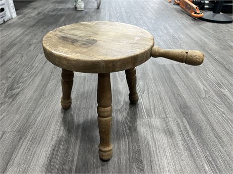ANTIQUE WOODEN COW MILKING STOOL - 11” HIGH