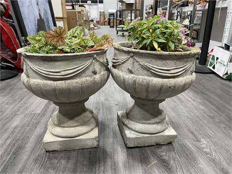 2 HEAVY CEMENT PLANT STAND WITH PLANTS (17”x14”)