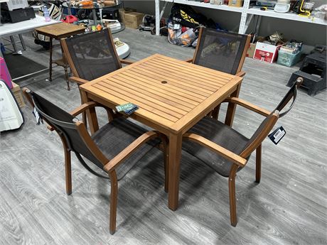 (NEW) MODERN TEAK OUTDOOR WOOD TABLE SET W/4 CHAIRS