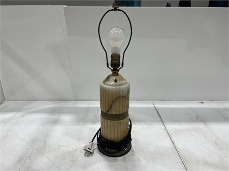 VINTAGE ALABASTER LAMP W/BULB - WORKS (21” tall)