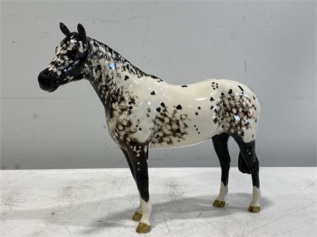 LARGE BESWICK HORSE (10”X8”)