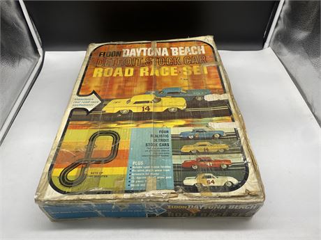 1960’s ELDON DAYTONA BEACH DETROIT STOCK CAR ROAD RACE SET - UNSURE IF COMPLETE