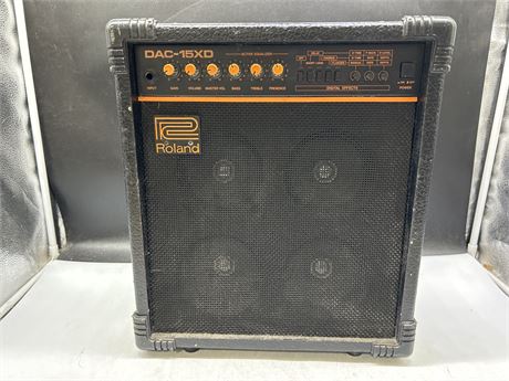 ROLAND DAC-15XD AMP