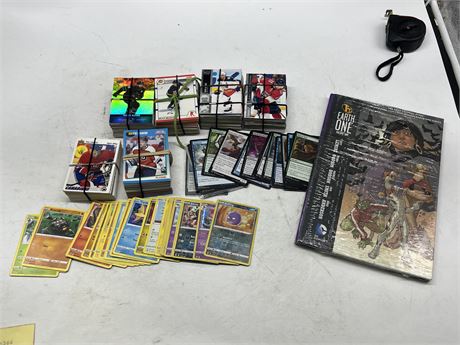 LOT OF MISC CARDS & COMIC