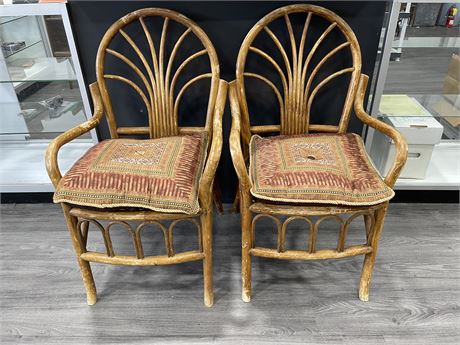 PAIR OF VINTAGE ORCHARD RATTAN CHAIRS