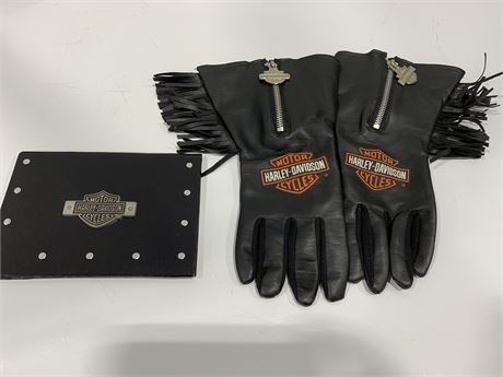 HARLEY DAVIDSON WOMENS BIKING GLOVES (with built in heaters) & SMALL PHOTO ALBUM