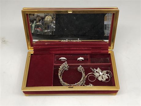 VINTAGE RED VELVET MUSICAL JEWELRY BOX WITH JEWELRY