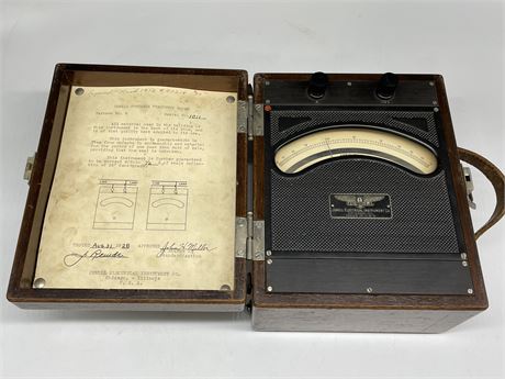 1928 JEWELL ELECTRICAL FREQUENCY METER - WOOD CASE & TEST