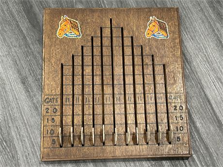 VINTAGE HORSE RACING GAME BOARD - PLAYED W/CARDS