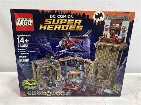 FACTORY SEALED DC SUPER HEROES LEGO #76052