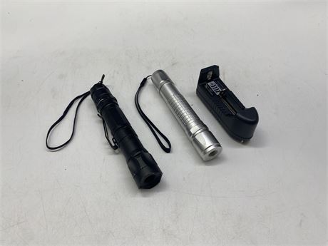 2 ICLASS III LASER POINTERS & BATTERY CHARGER