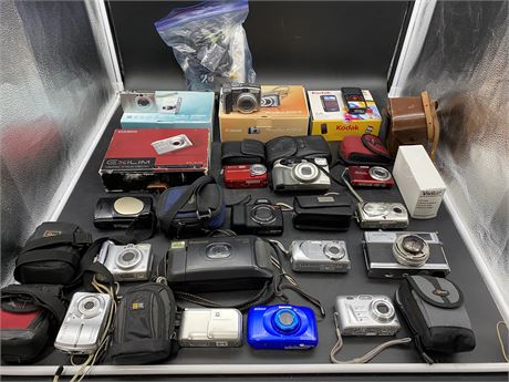 LARGE LOT OF CAMERAS (Majority in good condition, need batteries)