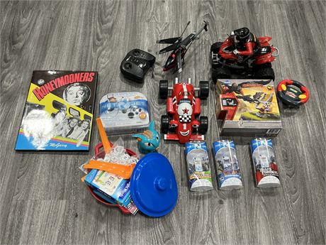 LOT OF TOYS / GAMES