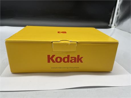 KODAK EASY SHARE CAMERA OPEN BOX NEW CX - 6330