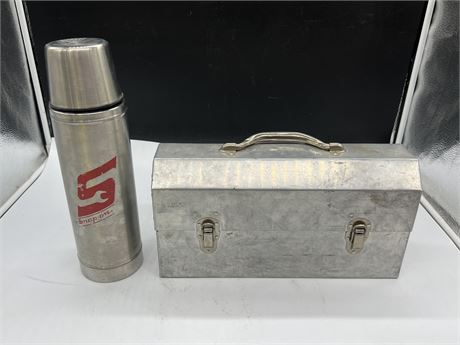 VINTAGE ALUMINUM LUNCH BOX W/SNAP ON THERMOS