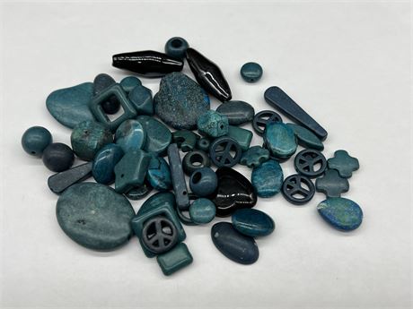 LOT OF TURQUOISE / STONE BEADS