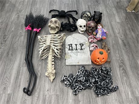 LARGE HALLOWEEN PROP LOT - BROOMS ARE 52” LONG