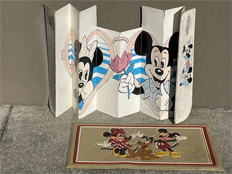 MICKEY & MINNIE MOUSE RUBBER MAT & 1986 SUNSHADE