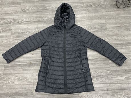 THE GAP WOMENS WATER RESISTANT PUFF JACKET - SIZE XL