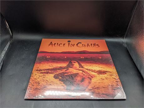 ALICE IN CHAINS (M) MINT CONDITION - VINYL