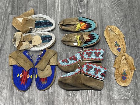 5 PAIRS OF VINTAGE FIRST NATIONS MOCCASINS / FOOTWEAR - ASSORTED SIZES