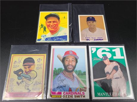 5 MISC BASEBALL CARDS (Smith is authentic)