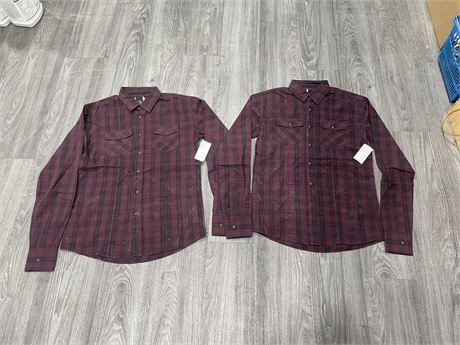 (2 NEW WITH TAGS) MENS LONG SLEEVE COLLARED SHIRTS SIZE S-M