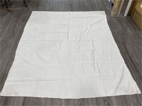 VINTAGE IRISH LINEN DOUBLE DAMASK TABLE CLOTH - WOVEN IN EDGE (87”X72”)