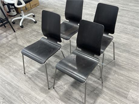 4 STACKING CHAIRS