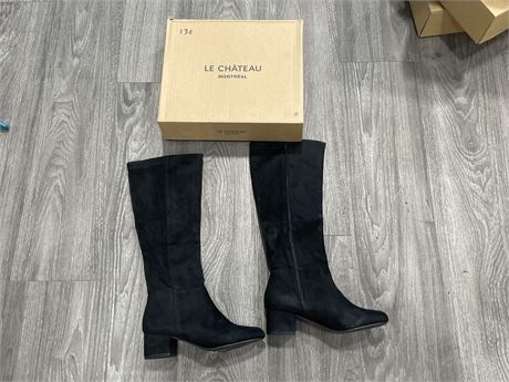 (NEW) LE CHATEAU BOOTS - RETAIL $130 - SIZE 36 -