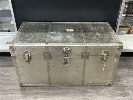 EARLY VINTAGE ALUMINUM STEAMER TRUNK - 40”x21”x21”