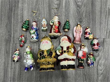 LOT OF LATE 1990’s / EARLY 2000’s CHRISTMAS ORNAMENTS - LARGEST IS 9”