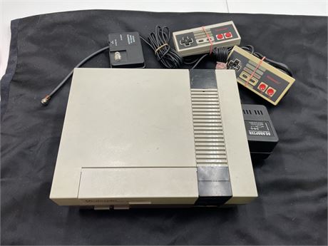NINTENDO SYSTEM (COMPLETE / POWERS UP)